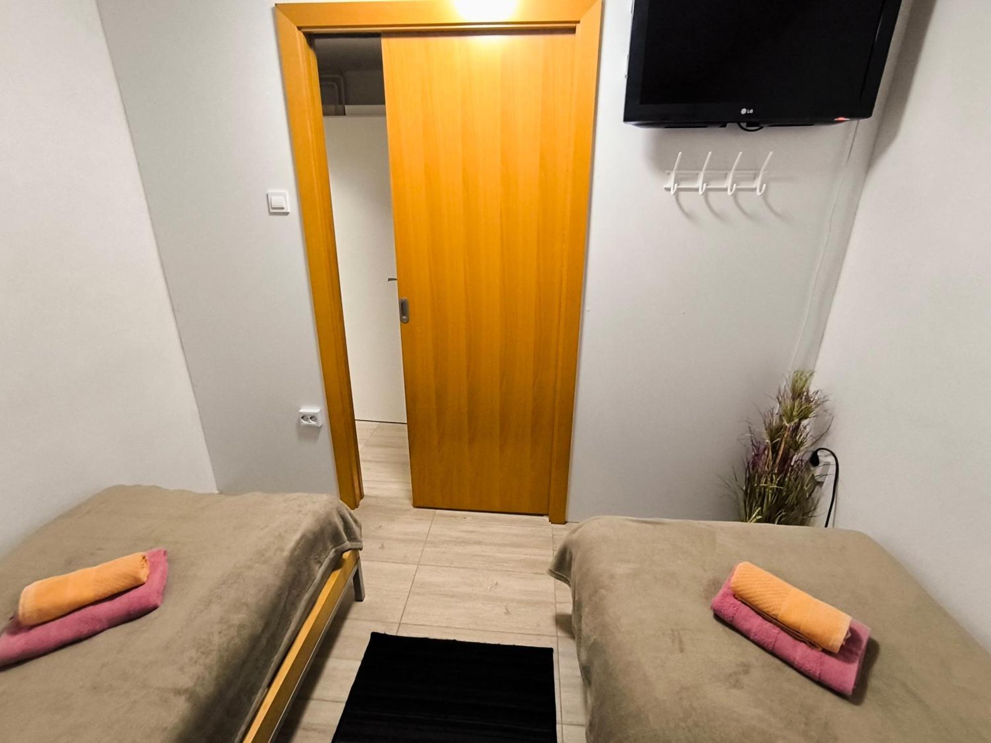 Jo-Ma Apartma - Safe Parking Ljubljana Exterior foto
